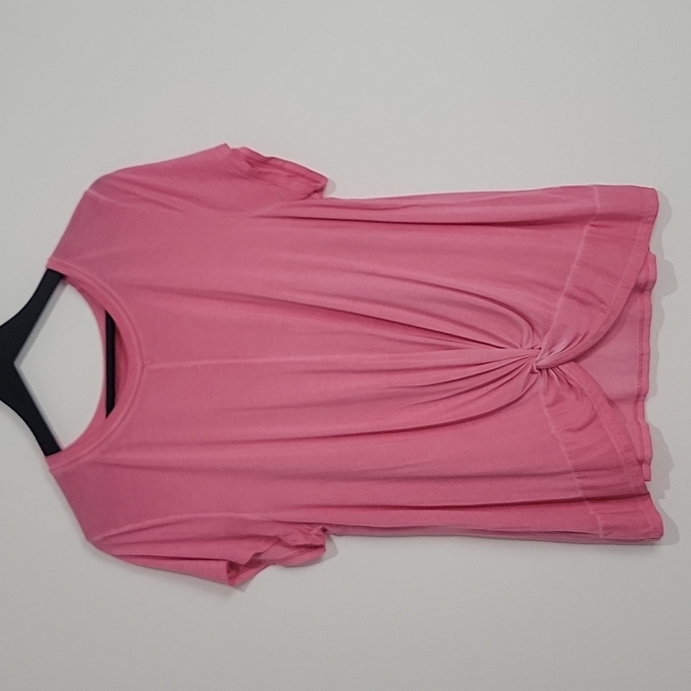 CABLE & GAUGE WOMEN'S TWIST FRONT CREW NECK SHORT SLEEVE TEE